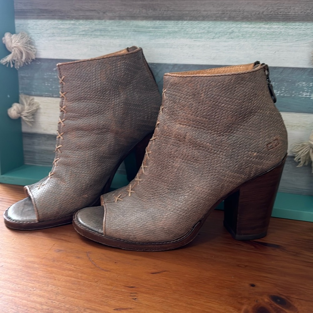 BED|STU ONSET Peep Toe Stacked Heel